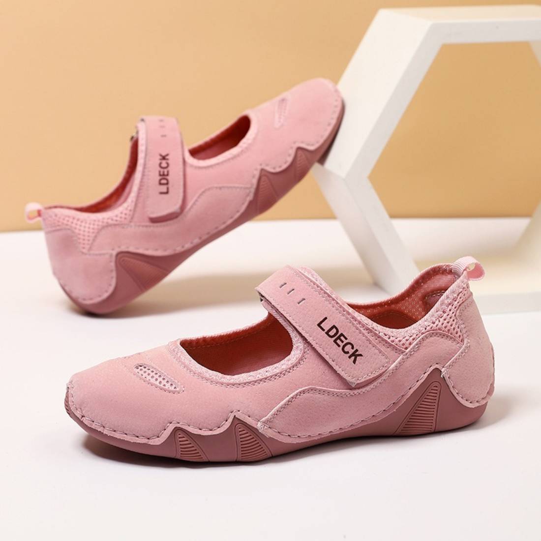 Slip on Outdoor Casual Lightweight Comfort Flat Shoes for Women